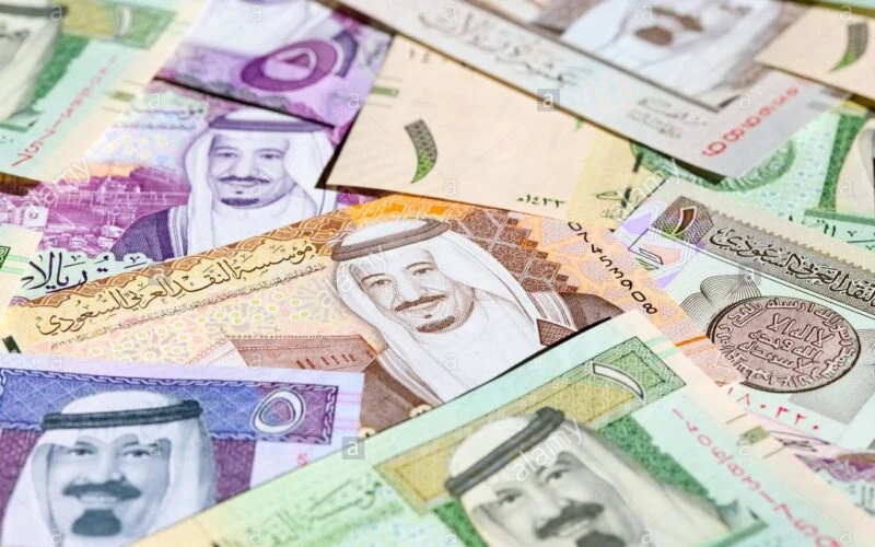 سعر الريال السعودي مقابل الجنيه المصري في السوق السوداء والبنوك اليوم الاحد 7 يناير 2024