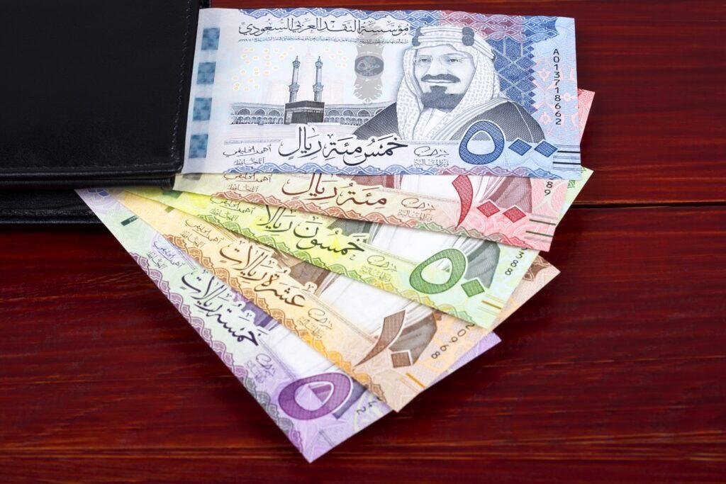 سعر الريال السعودي في البنوك والسوق السوداء مقابل الجنيه المصري اليوم الخميس 4 – 1 – 2024