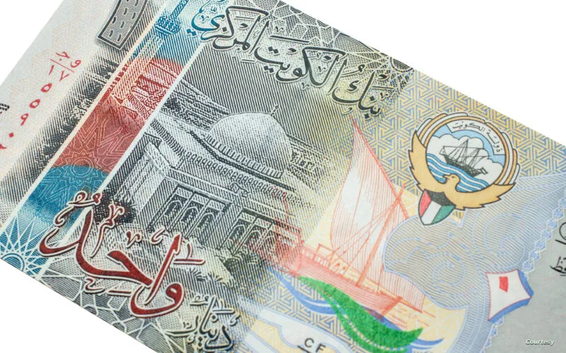 سعر الدينار الكويتي في السوق السوداء خلال تعاملات اليوم الاثنين 19 فبراير