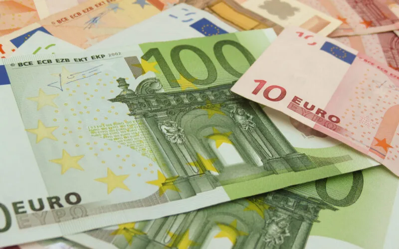 سعر اليورو مقابل الجنيه المصري في السوق السوداء اليوم الجمعة 9 فبراير 2024