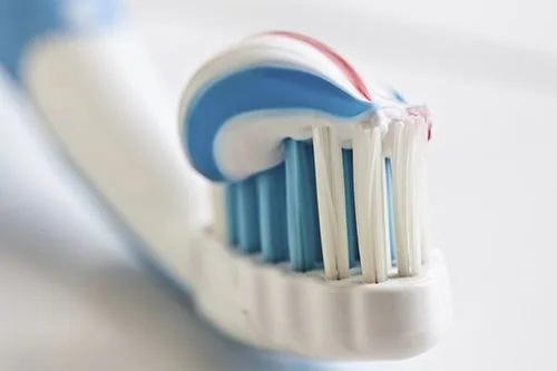 تفسير رؤية تنظيف الأسنان في المنام