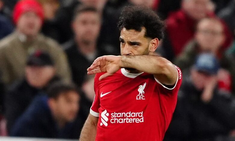 هل تتعمد إدارة ليفربول إقصاء محمد صلاح؟